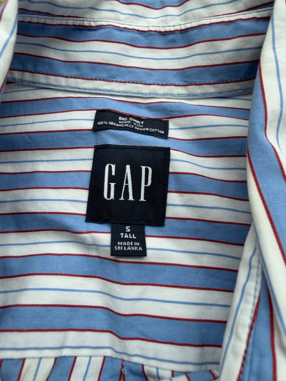 GAP Men’s Light Blue, White & Red Stripe Button-Down Shirt